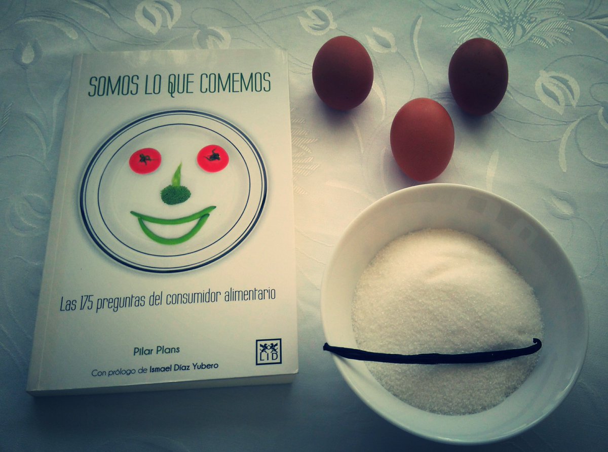 lideditorial's tweet photo. ¿Son mejores los huevos morenos que los blancos?, ¿cómo sé que un huevo es fresco? Celebra el #DíaMundialDelHuevo leyendo #SomosLoQueComemos https://t.co/nXf5Q1tIET