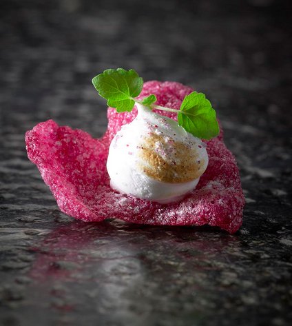 BouquetGarniUK's tweet photo. Looking for #sweet inspiration? @RDFoodRev  Sweet-Bites Raspberry-Yoghurt are now available from our shop! #cheftalk #foodlove #michelinstar https://t.co/3zx6Dq3DXo