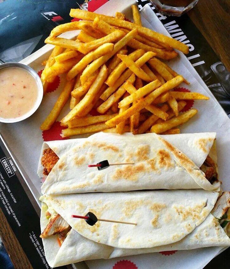 Crepaway's tweet photo. How about a trip to Abu Dhabi via Etihad Airways to watch the Formula 1, Rihanna &amp; The Chemical Brothers?
Just order #Ernesto &amp; #WingLi <3 https://t.co/HdVDtSc9hB