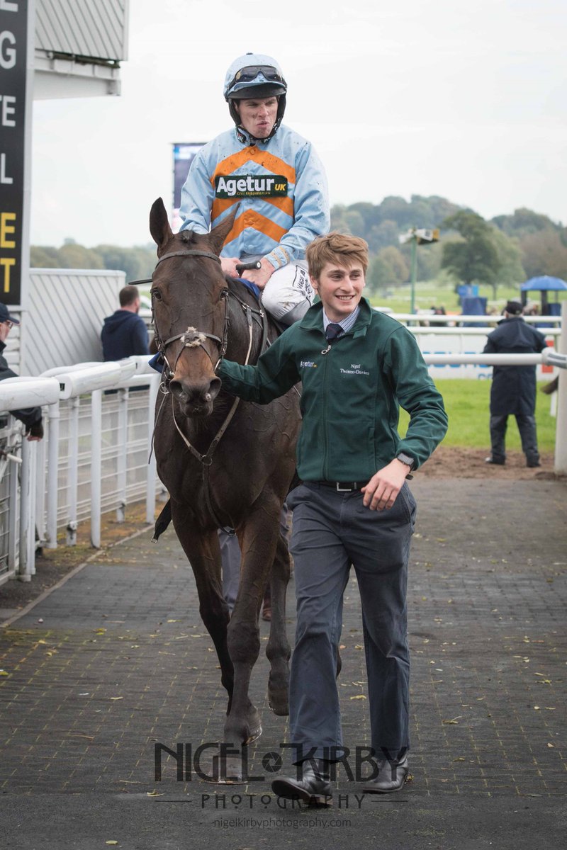 ABargary's tweet photo. Firat of many doubles for Jimmer at Uttoxeter yesterday! 🏇 #firstdouble #yanmare #bringbackcharlie @jpbargary94 https://t.co/2bmvqY5XZ5