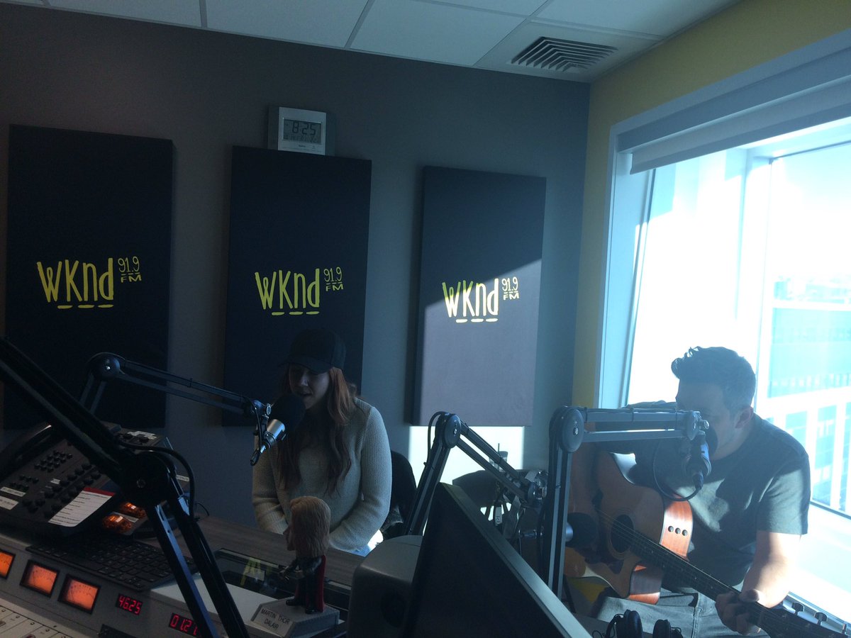 WKND919's tweet photo. Ce matin pour notre HOUSE BAND DU VENDREDI, @LBA_BAND est en studio! https://t.co/q10Ud2Pq8A