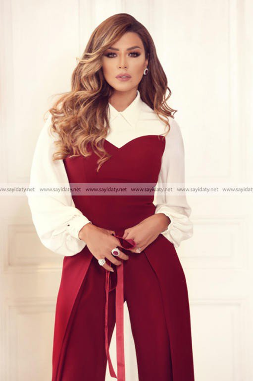 AmelBeverything's tweet photo. #NewMagazineCover
النجمة #امل_بوشوشة نجمة غلاف مجلة #سيدتي
#ايقونة_الموضة
#AmelBouchoucha https://t.co/F8sCenlbIS