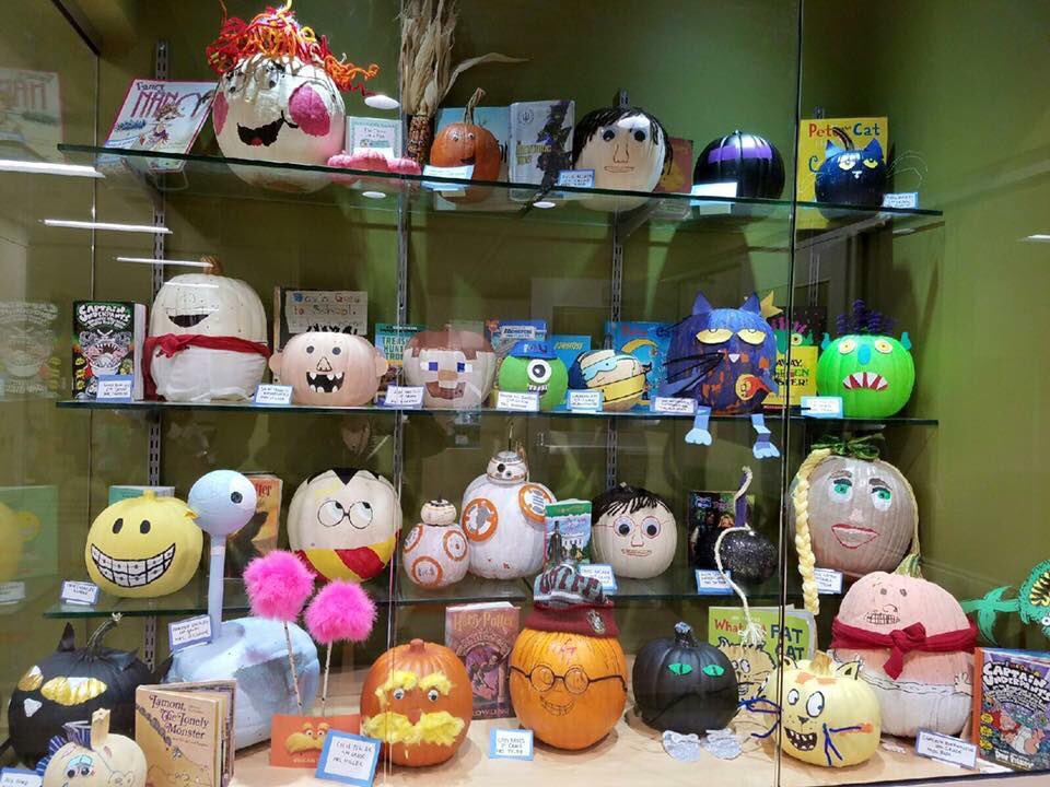 CompassElemPCR3's tweet photo. Check out the awesome literature pumpkins! Great job students! #CompassElem #PCR3 https://t.co/vMPriazmeX