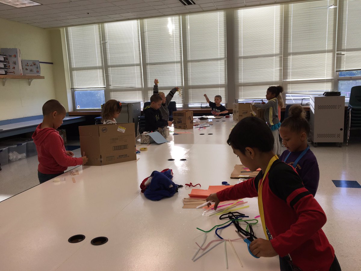 SmithsburgElem's tweet photo. 1st gr Ss using our makerspace room to build a house for Pig 4
#creativity #engineering #smithsburgrocks @wcpsmd https://t.co/X3VJ9nNCHv