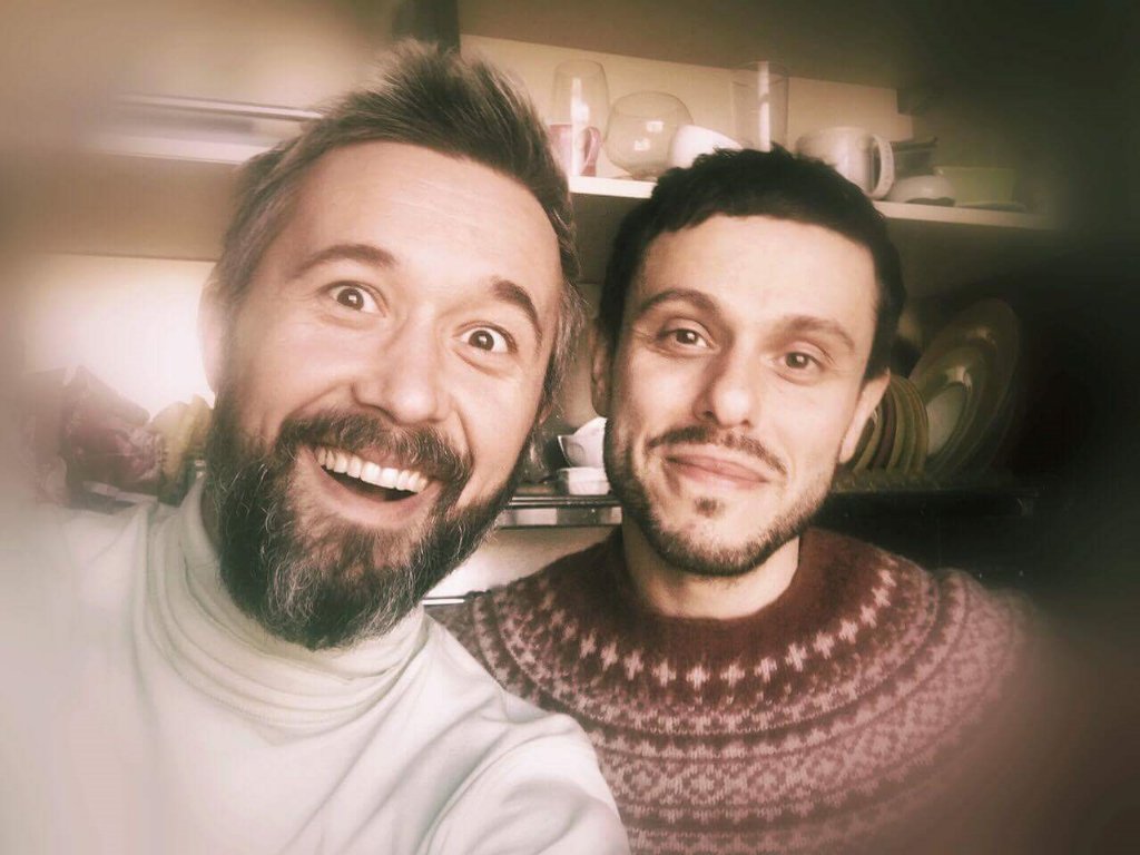 5nizza's tweet photo. London, I wanna hear you say, 5-N-I-Z-Z-A!Завтра вылетаем, а 16,17 октября выступаем в клубе SCALA.#5nizza #London https://t.co/t3n1siyY3N