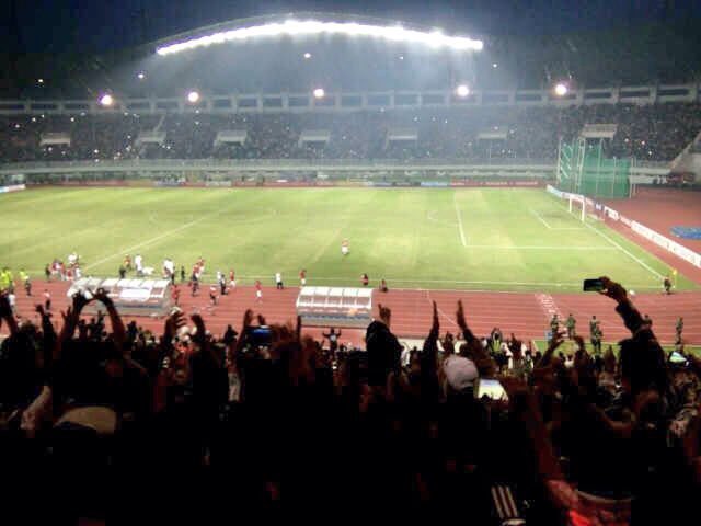 JAKebagusan's tweet photo. Suasana std pakansari tadi #PersijaDay #3pointsday #enjoybogor #banggajakmania https://t.co/uqWo2Vw24r