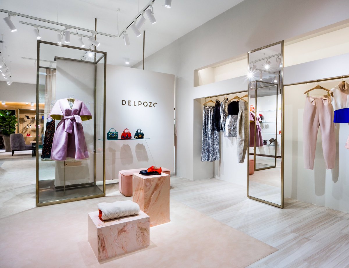 Boutique interior, Retail interior design, Clothing store interior