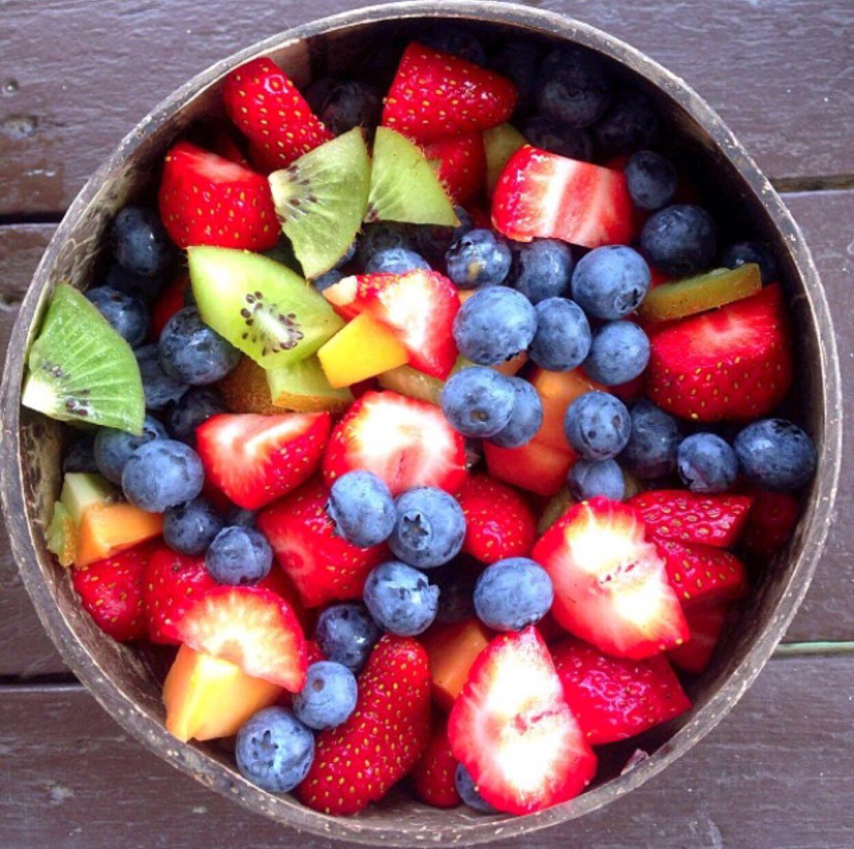 Living0Healthy1's tweet photo. Yummy fruit salad for lunch #yummy #healthy https://t.co/x79v6smhaZ