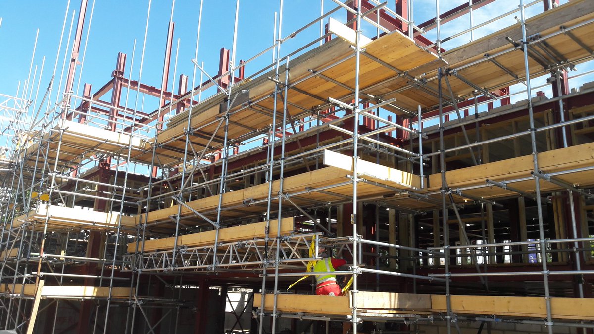 Avalonscaffold's tweet photo. Another big job under way,functional and tidy #beamwork #avalon #avalonscaffolding #devon #teignmouth #newtonabbot https://t.co/lxTEY9lii8