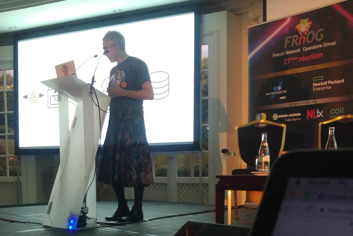 CorentinLarose's tweet image. @calico, Flannel & Canal presentation @FrNog by @tigeraio #fashionWeek #codeWithStyle @Jaguar_Network