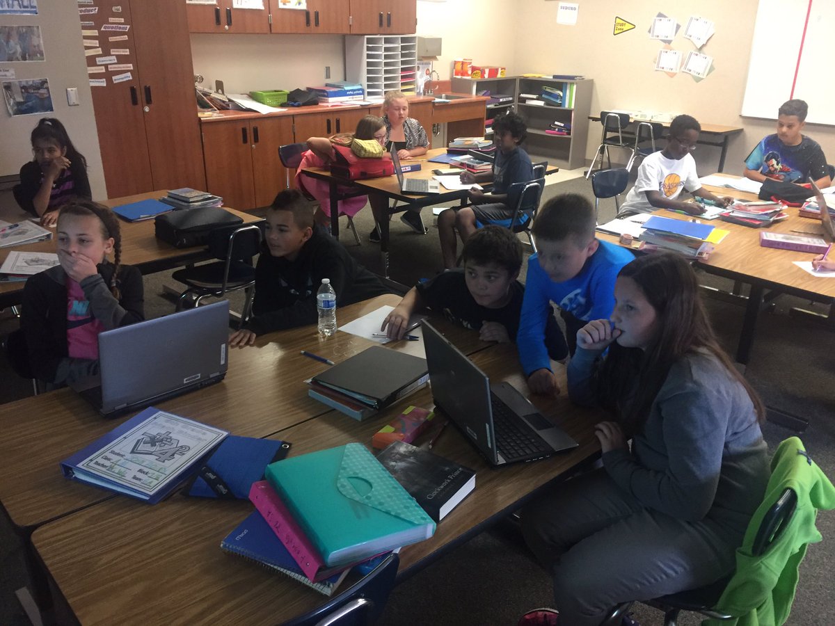 Wojomathrocks's tweet photo. Great learning tool @GetKahoot to review fractions before quiz. @TechTolliver @BuffettMagnet #buffettknowsedtech https://t.co/cGkVWeGLUc