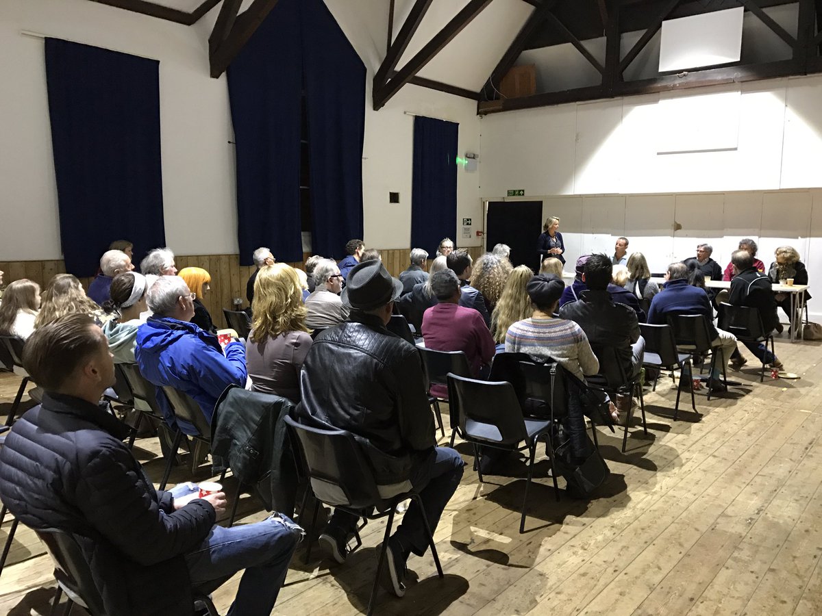 Good to see so many #SaveTheDyke supporters at <a href="/ExeterStHall/">Exeter Street Hall</a> tonight. Meeting starting shortly!