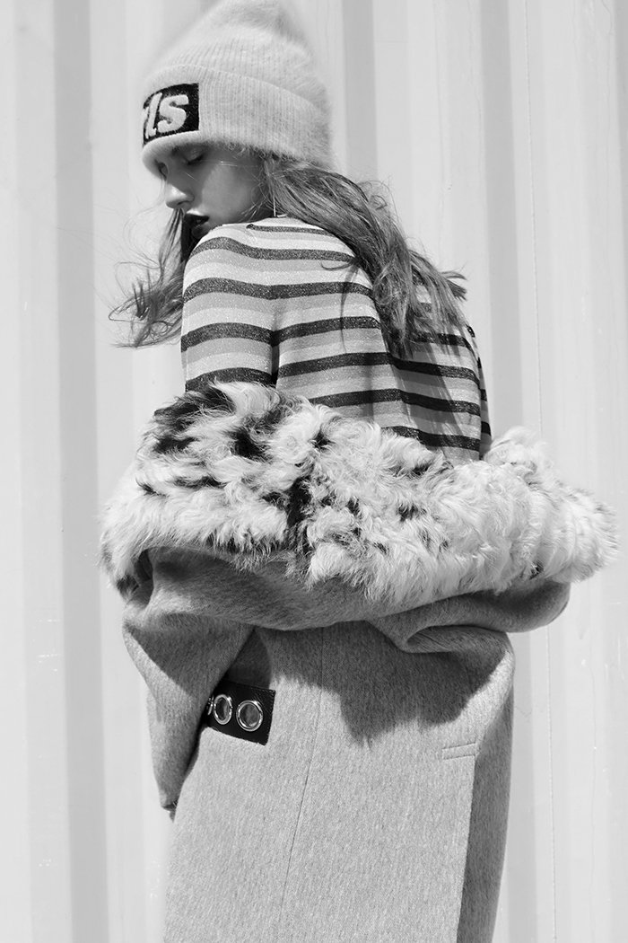 LAModelsAgency's tweet photo. #STUNNING ✨ @evabus for @ContributorM ✨
#lamodels #lamodelswomen #evabus #contributormagazine https://t.co/g7vexfHaw4