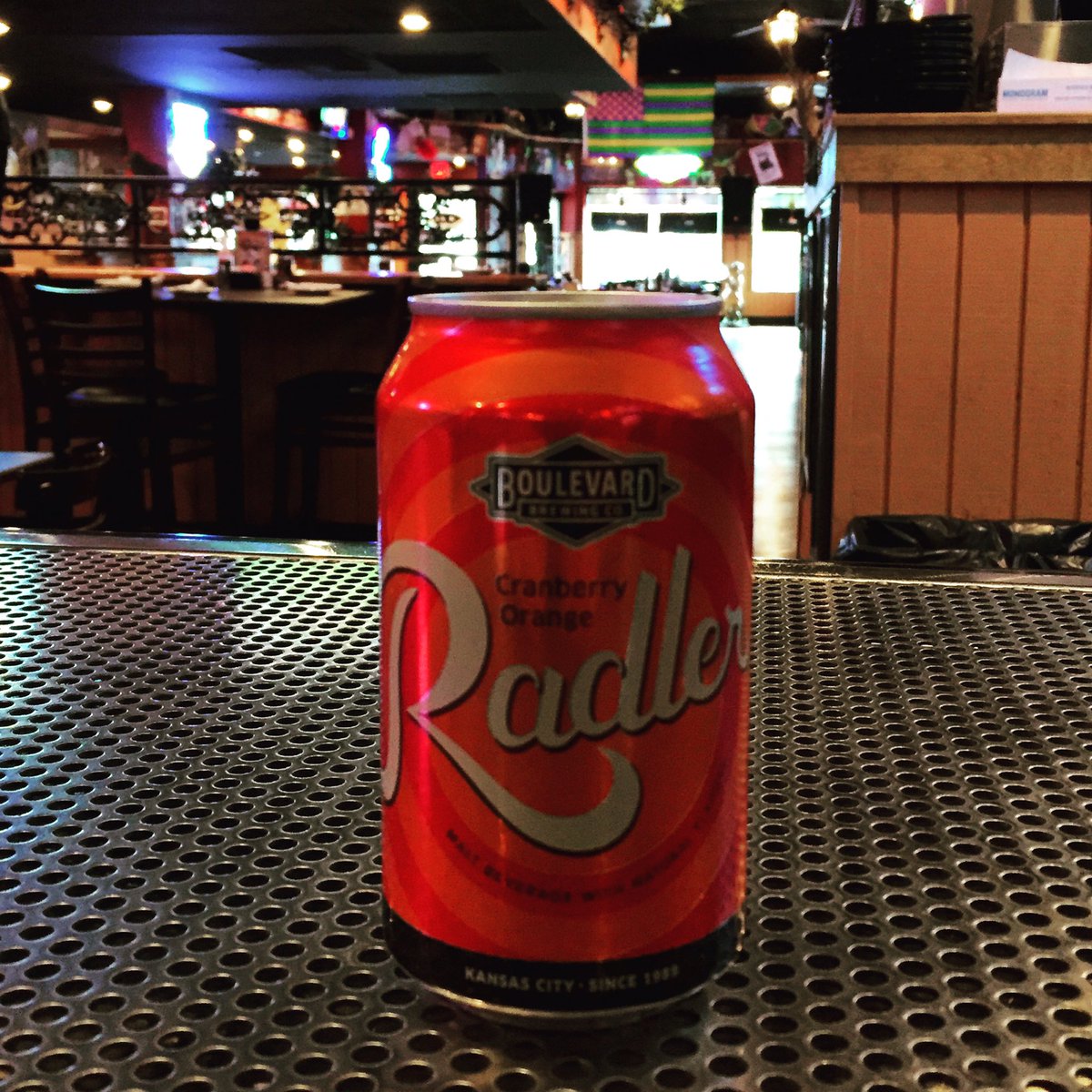 jazzinlawrence's tweet photo. Oh, hello there. 😍 @boulevard_beer #Radler #Orange #Cranberry #Fall #Craftbeer #LFK https://t.co/rVwcl598si