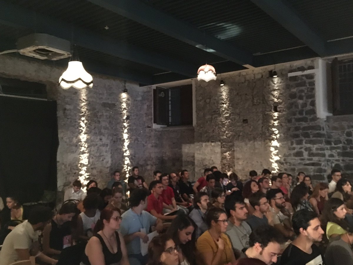 Socialupmag's tweet photo. È appena iniziato il workshop "Business model canvas". #SWCatania16 @swcatania https://t.co/9dHAmjeeLR