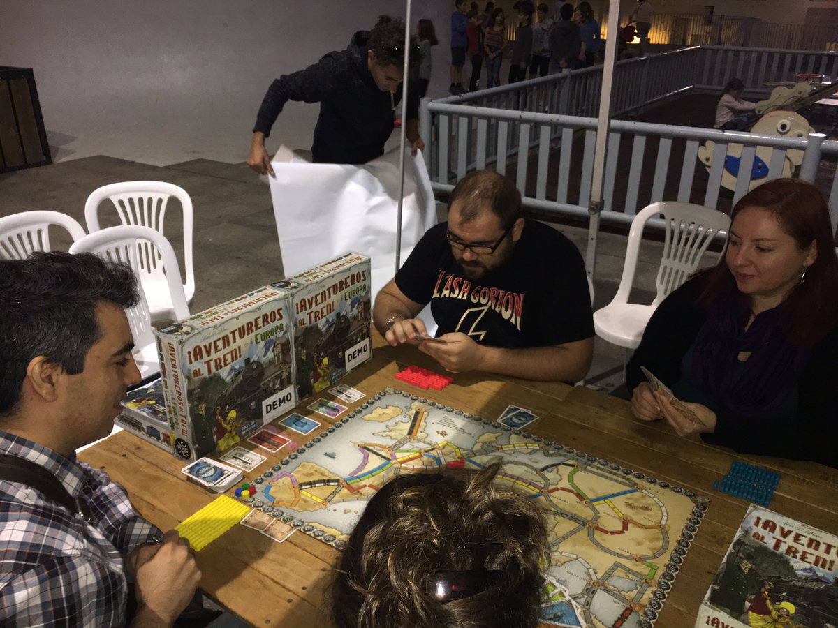 asoeldirigible's tweet photo. Finales de torneo aventureros al tren @Edge_Ent #Edge_ent #XJornadas https://t.co/XTtC12GOfe