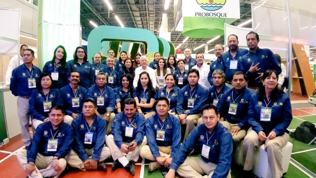 CONAFOR's tweet photo. .@JorgeRescala agradeció a los expositores su participación en #ExpoForestal, evento que fortalece el sector a nivel nacional. https://t.co/iVtEr5B7L7