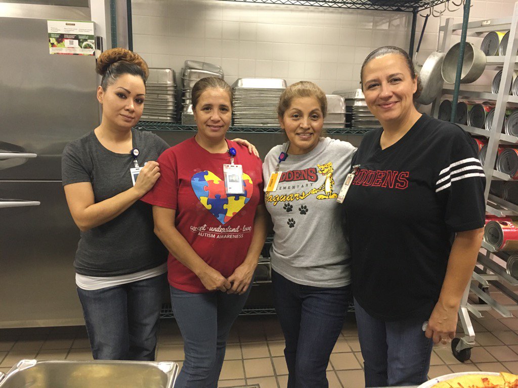 TodayRobin's tweet image. @cnslisd &amp;amp;@GiddensJaguars appreciate the cafe staff! #cnsappreciationweek #mlisd