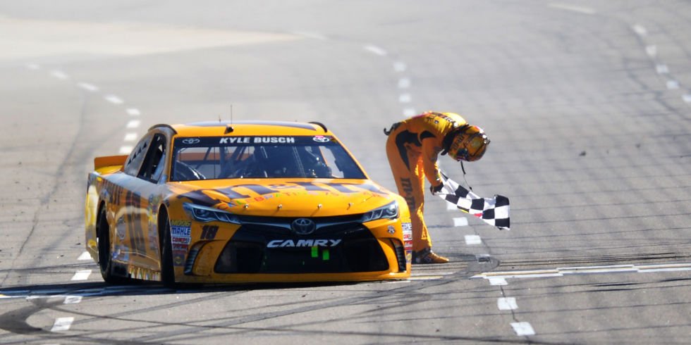 totalt012fostat's tweet photo. @kansasspeedway #kylebuch https://t.co/pMqwlfjRxd