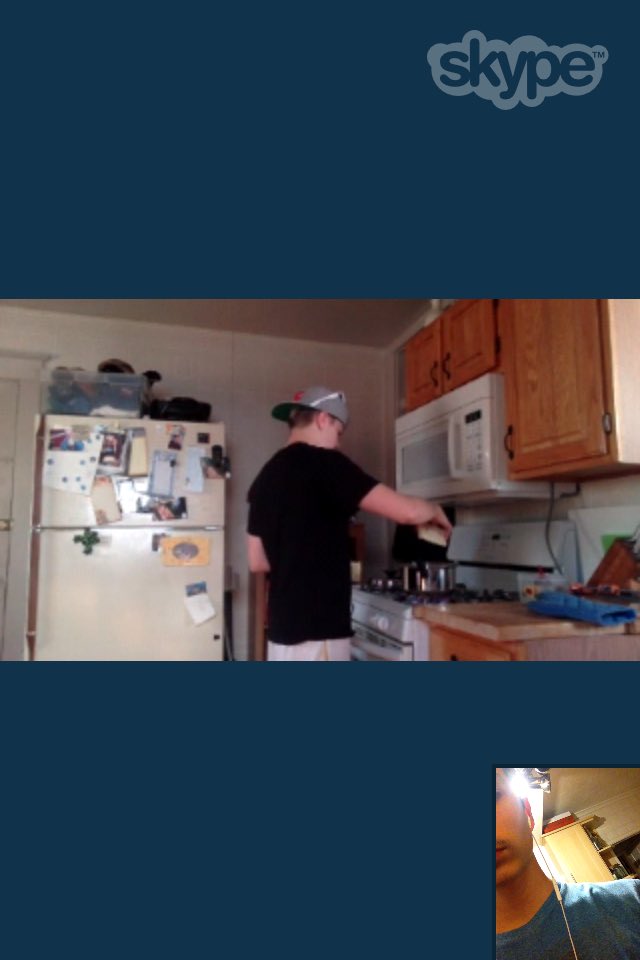 ObeyFrann's tweet photo. He was cooking me dinner 😍 @Skivur https://t.co/1qVqRJbQwY