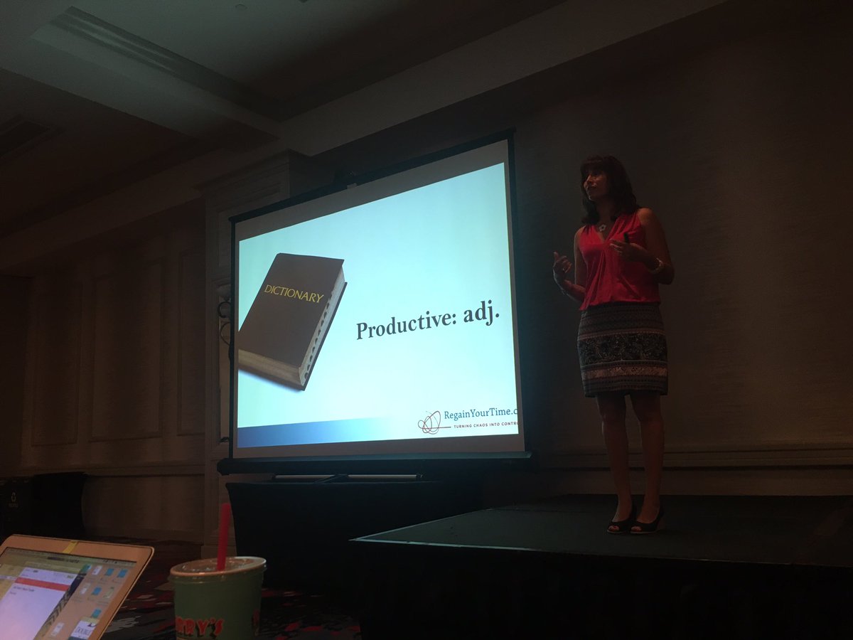 FreelanceAustin's tweet photo. .@mnthomas "Productivity is about living a life of choice."  #GetSmart2016 #freelanceaustin #productivity https://t.co/eDirfV8igl