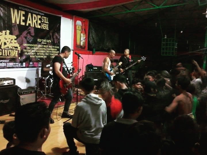 the_trotoar's tweet photo. We Are Still Here.. 👊
#rittickpeoplemovement #OIOI #streetpunk #skinheads #kotadumai #rpm #gigs #BAND #thetrotoar #dumaicity https://t.co/19dpO9HAML