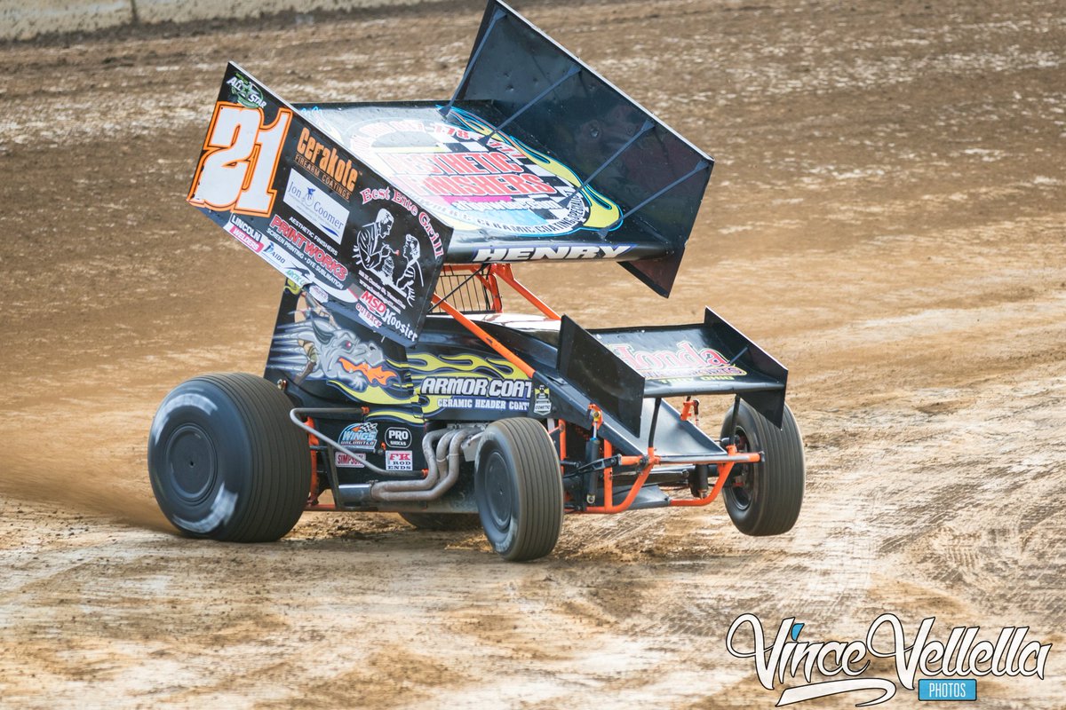 VinnieV77's tweet photo. .@CapHenry picks up the front end of his @Coomer_21 machine during @ASCoC qualifying from @EriezSpeedway1 back in July. https://t.co/YJKiCCfjEl