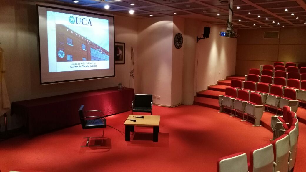 En breve comienza a disertar <a href="/AntonioBonfatti/">Antonio Bonfatti</a> desde el auditorio de la UCA en la Ciudad de Buenos Aires.