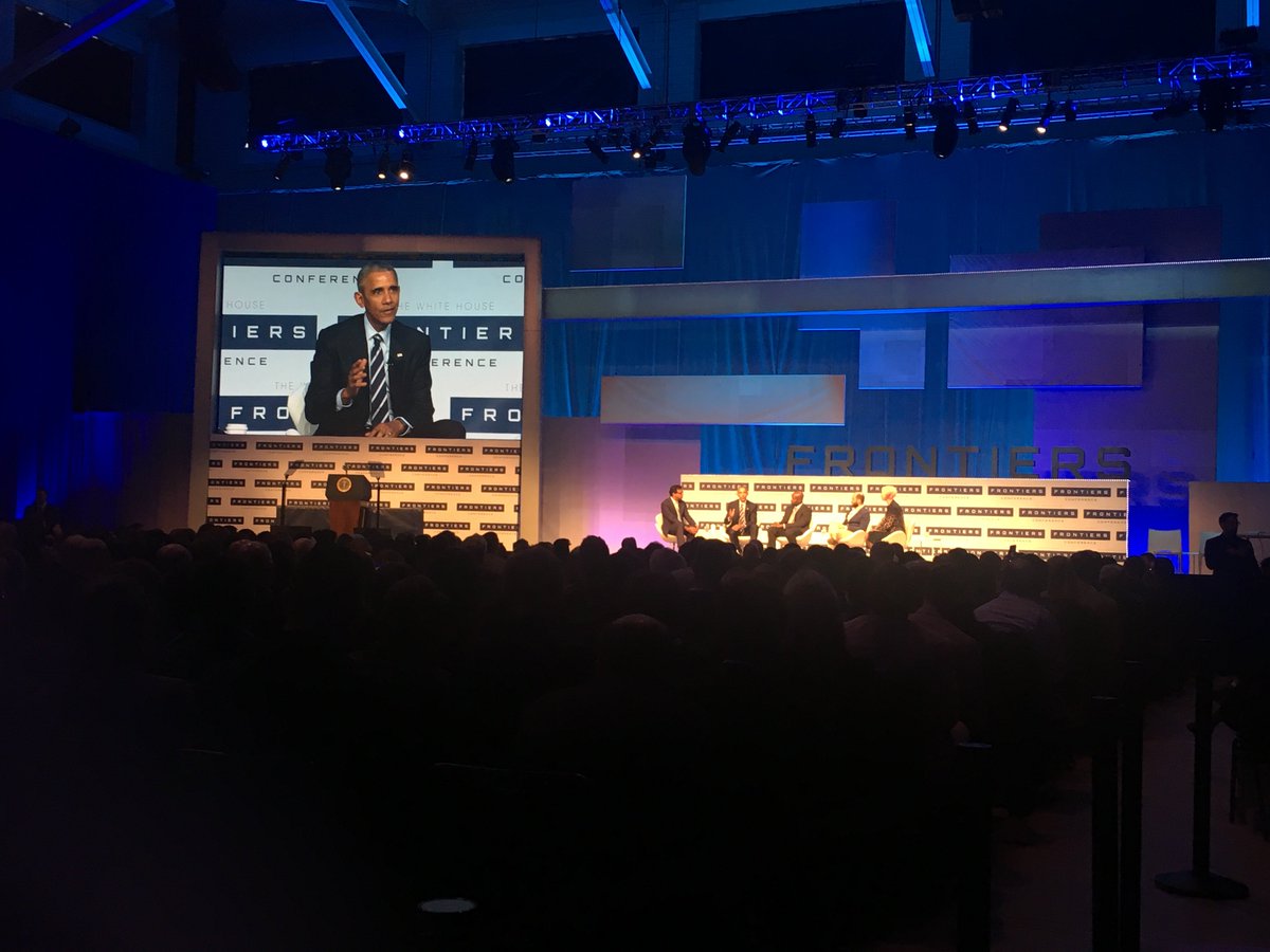 PBT_Tech's tweet image. Confessed geek Obama says tech can improve health care for all
bizj.us/1omvl8