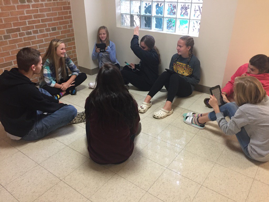 MrsKellerMMS's tweet image. Thanks, @RFHS_STT for help this morning with our "What's His/Her Story" assignment! #8bluememoirs @MrsBingenheimer