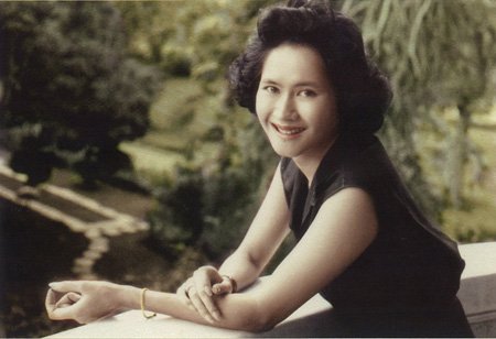 starholicxx's tweet image. สมเด็จพระพี่นางตอนสาวๆก็สวยมาก นี่นั่งเซิร์ชรูปพระองค์ท่านทั้งสามพี่น้องดู เห็นสามรูปนี่ละก็คิด สวยจัง คนโบราณเขาสวยเนาะ