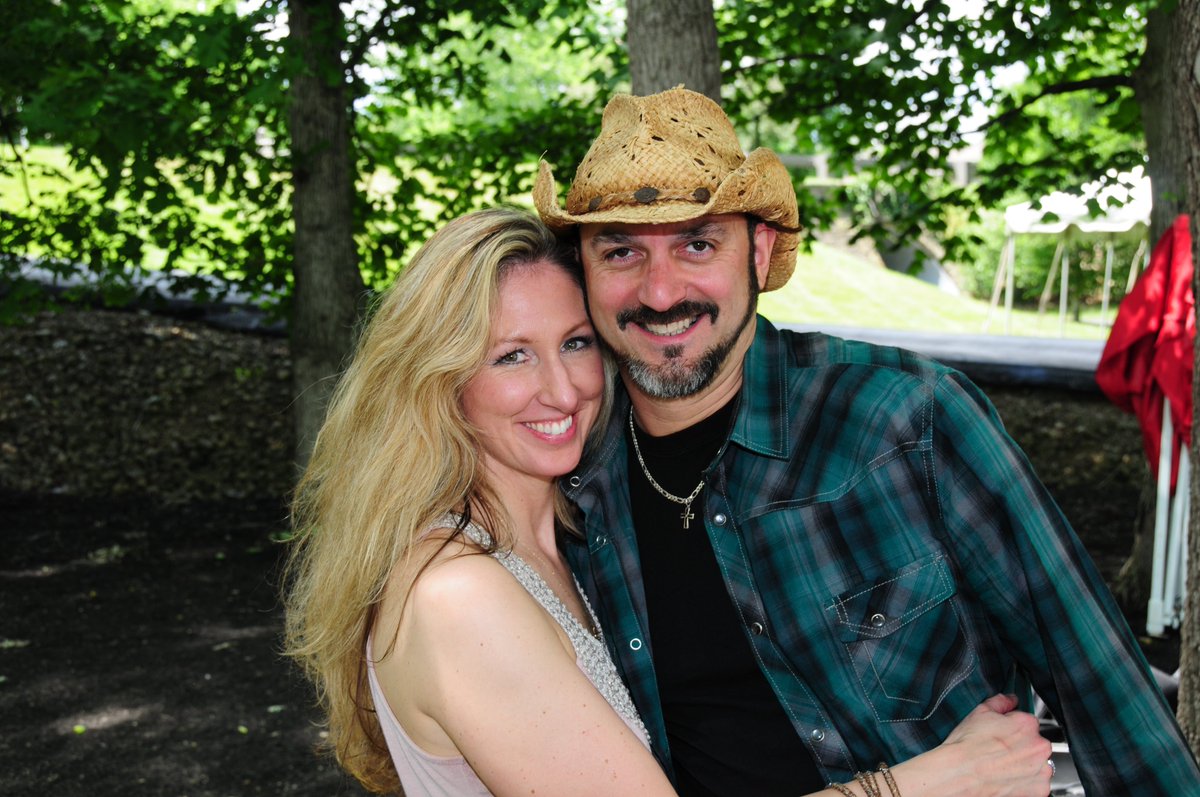 FRCCbus's tweet image. Home everyone enjoys their weekend I know I will. #weekend #livemusic #music #FRC