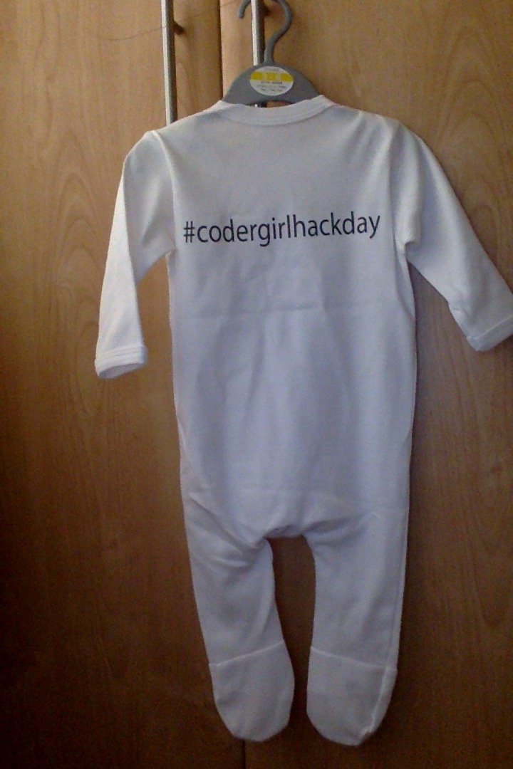 CoderGirlsRock's tweet image. Oh what to wear, what to wear for #CoderGirlHackDay tomorrow?! @CodingGrace @TOG_Dublin @coderdojogirls @hellobezlo