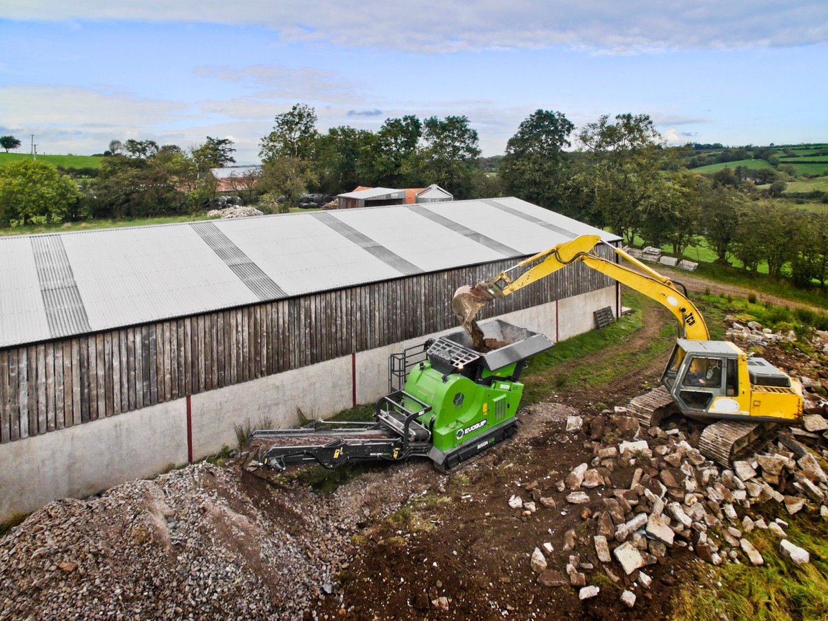 Evo_Quip's tweet image. The Bison 120 crusher working hard in Ireland #compactcrushing