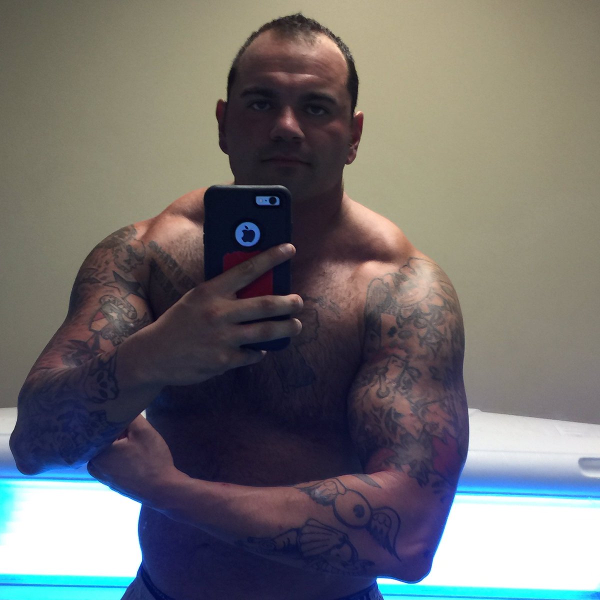 RyanOshun's tweet photo. Friday. Sweet #FlexFiday https://t.co/JyqlGczmAN