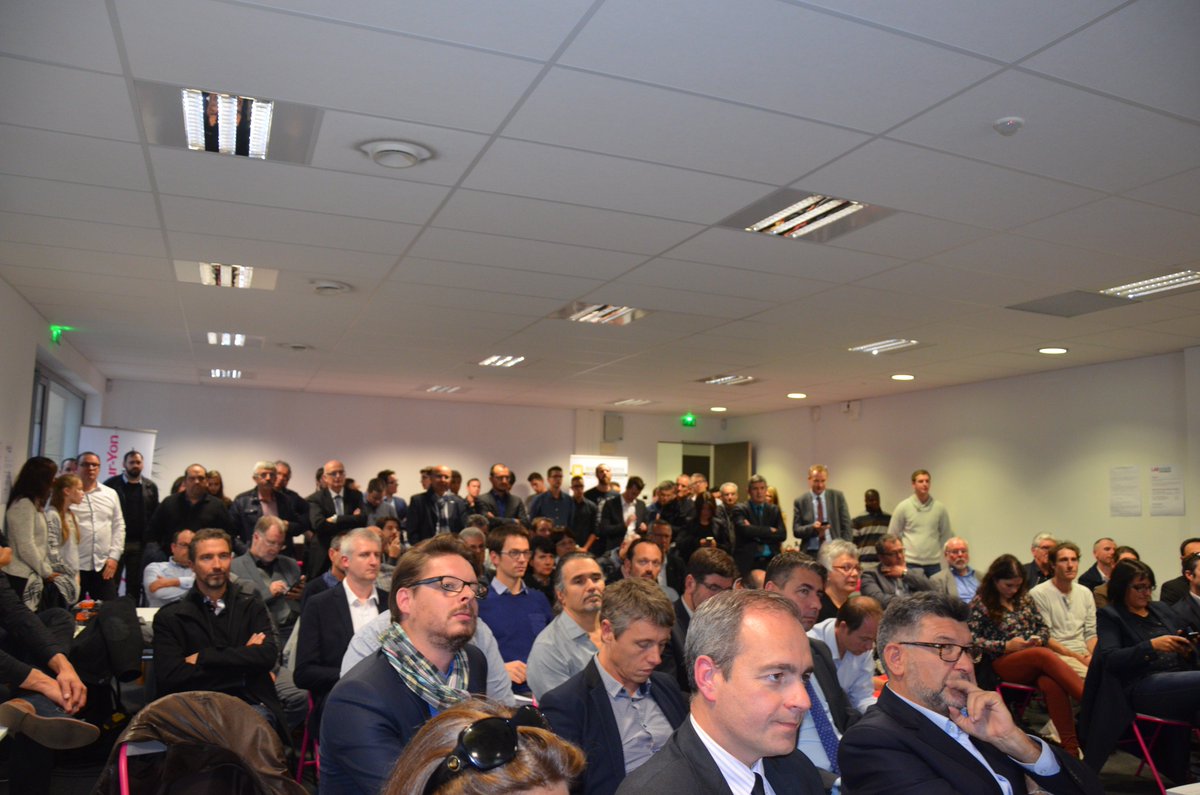 CRI_lrsy's tweet photo. Merci à tous, partenaires, entreprises, pour cette merveilleuse 3ème édition de @InnoWeek @LRSY_ville @Loconumerique @oryon85 #InnoWeek2016 https://t.co/G0HDplCpLq