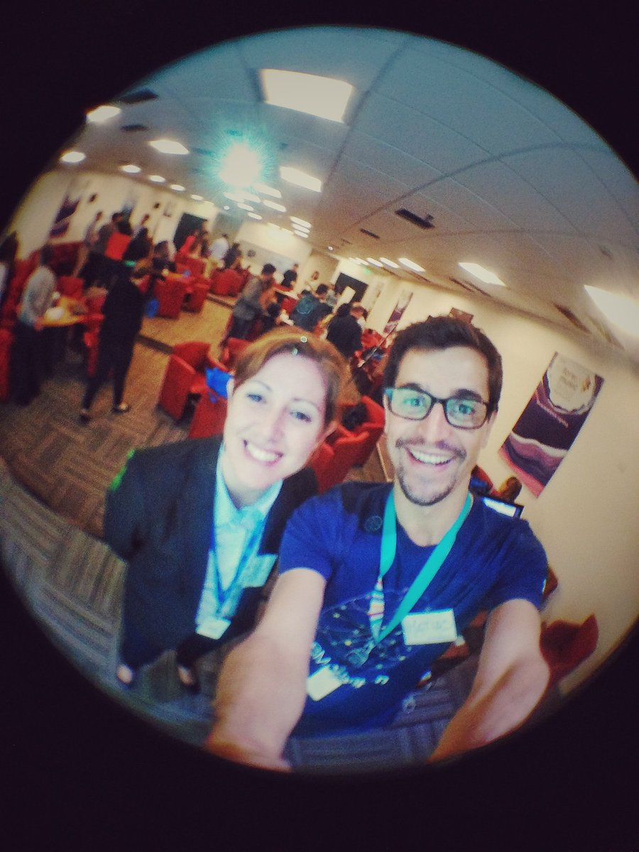 mdifabio's tweet photo. Los grupos se encuentran pensando en #FamilyTechDay en @IBMArgentina https://t.co/evjEJ8FD2e