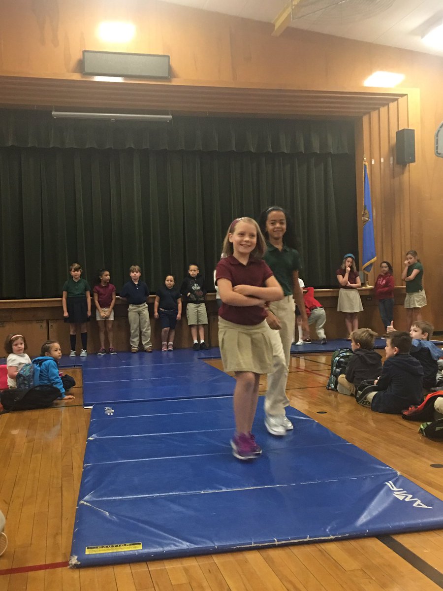 PHElementary's tweet photo. @PHElementary @TulsaSchools student uniform fashion show...what to wear by STUCO! #successTPS https://t.co/SU0x3kFEMP