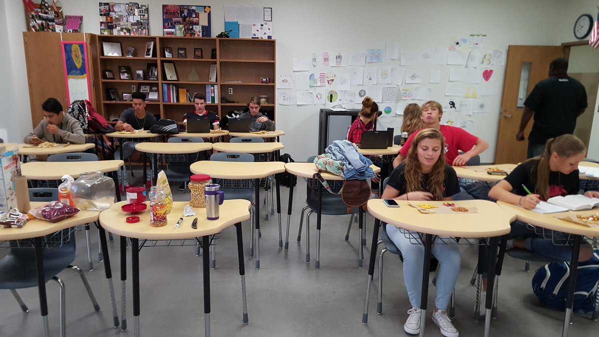 Braswell_FFA's tweet photo. Parli Pro Trail Mix in Ag, Foods and Natural Resources! #BHSBengalsCTE #dentonisdFFA #dentonisd #ctedentonisdrocks @ctedentonisd https://t.co/ncIo12dg5h