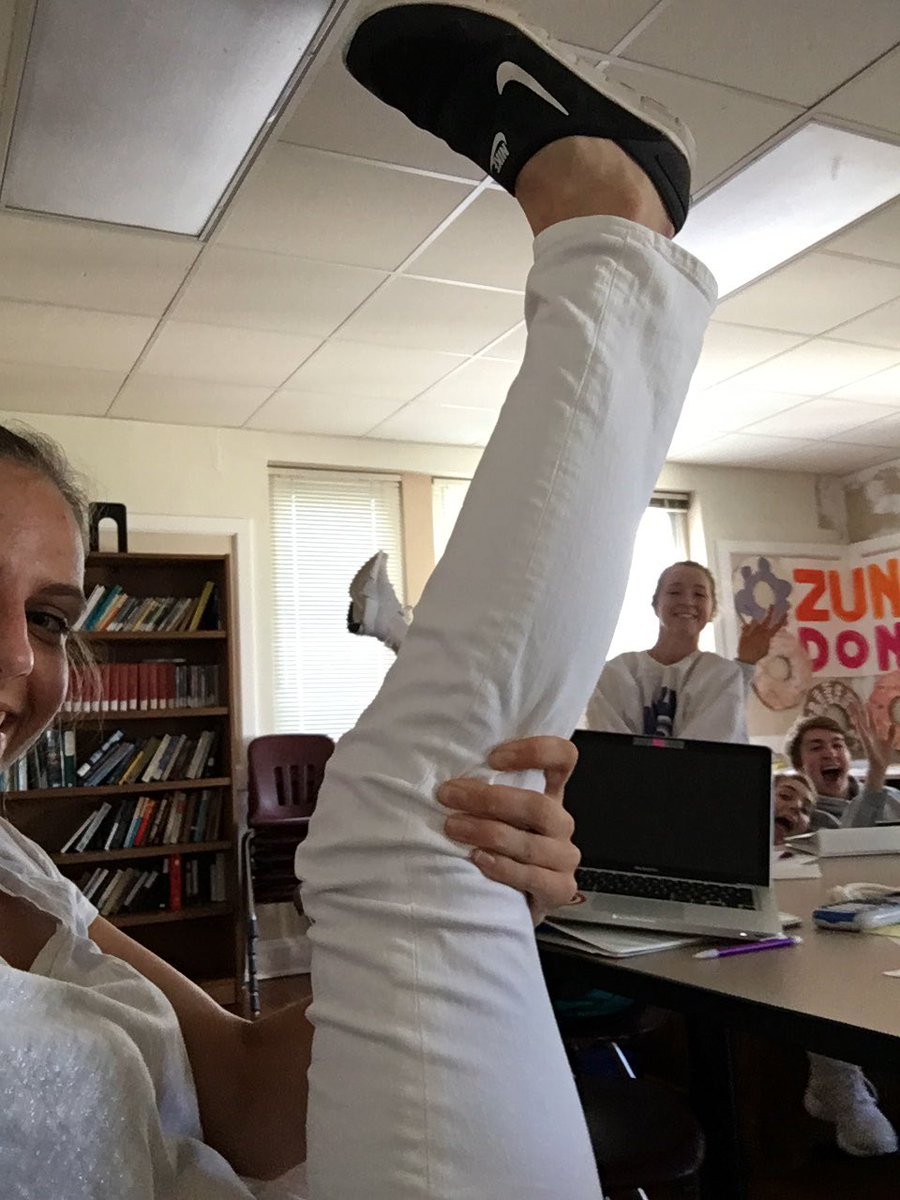 mollyspirit18's tweet photo. yeahhhhh white #stabspirit18 https://t.co/Rnm6Hsw1SI