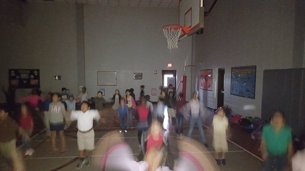 carter_ABLHICKS's tweet photo. Early Morning Movement #1st&amp;2ndgrade 
@HicksTigers @AliefISD https://t.co/iFj0VAkpUL