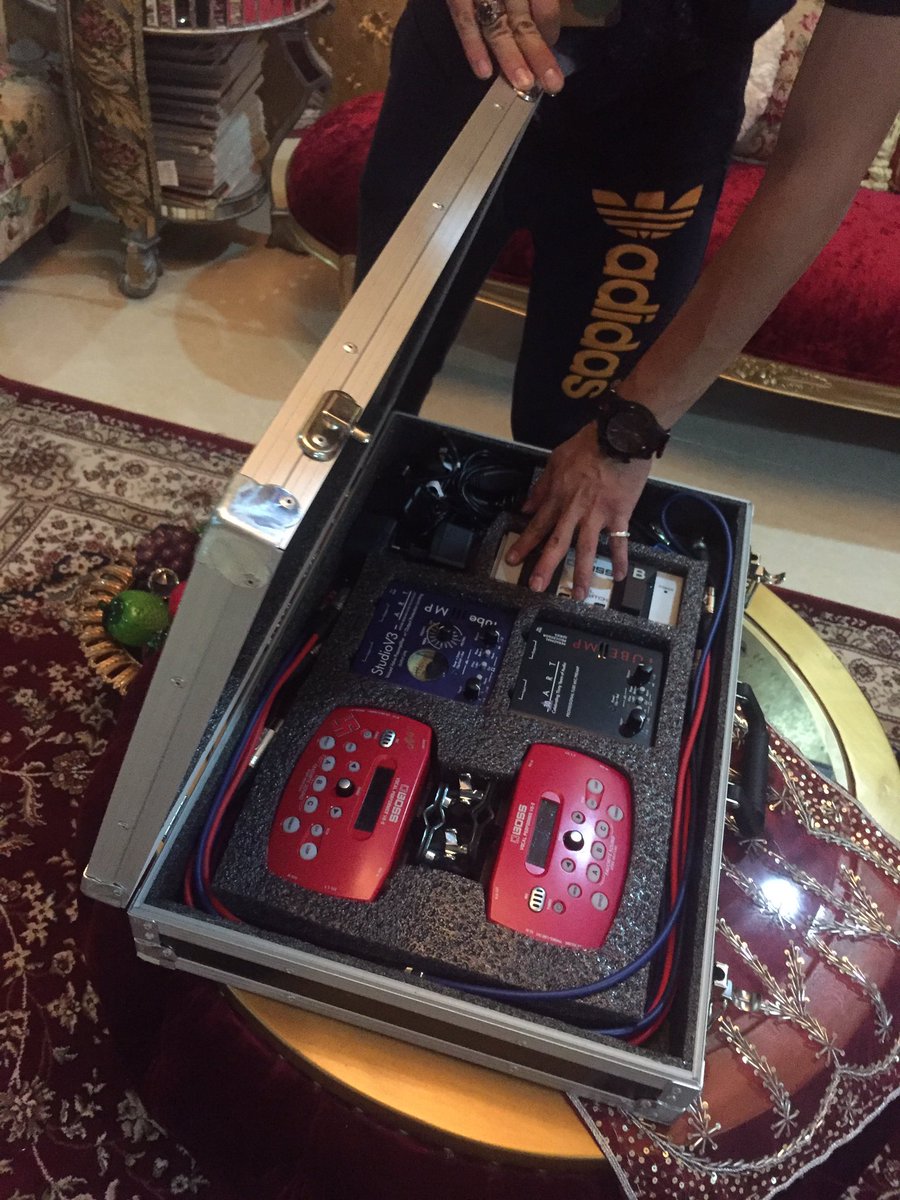 ilyanairni's tweet photo. : Custom design hardcase #effectprocessor #ticklesdandy Follow @info.ticklesdandy DM for more detail! https://t.co/GOOdCZjBph