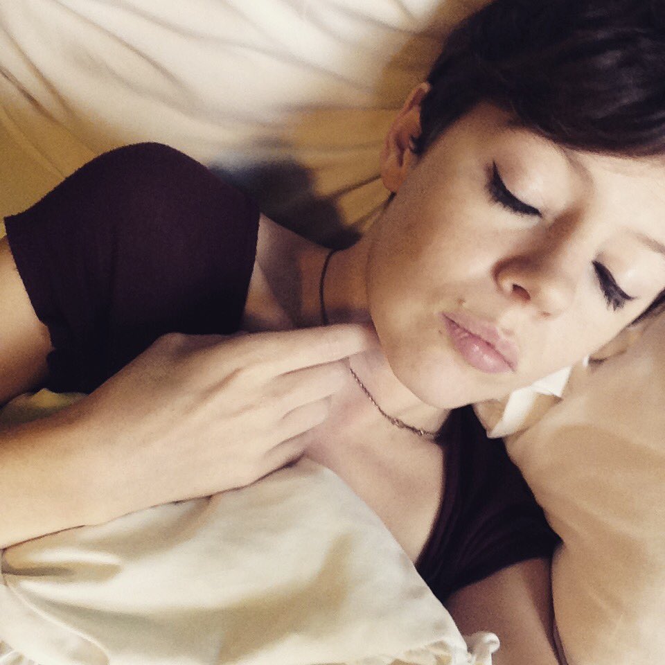 CreatingCatRose's tweet image. I want to be asleep.