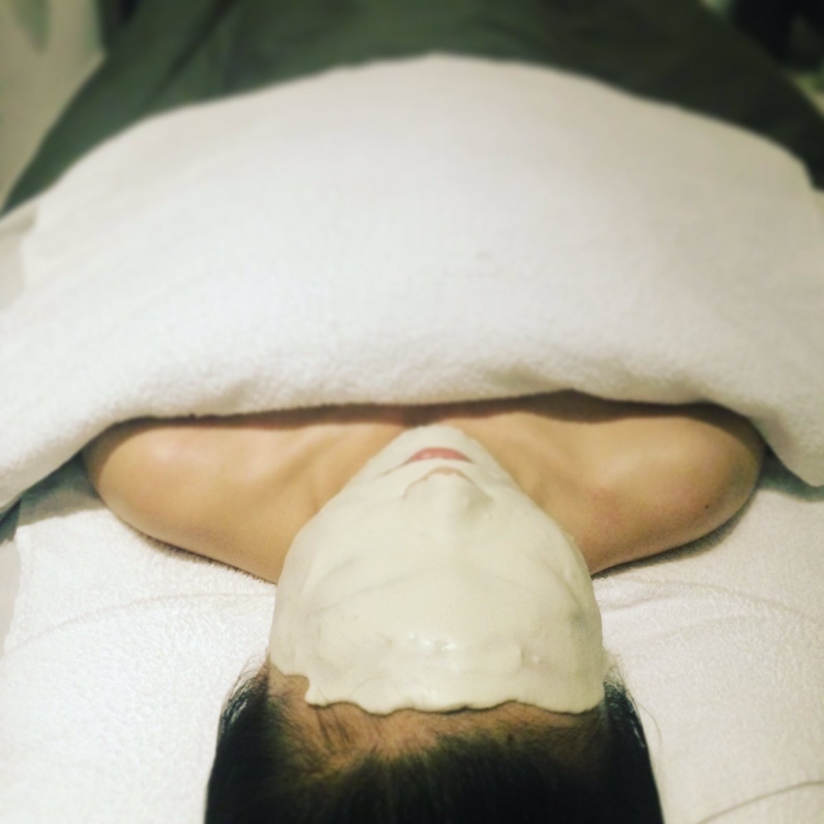 LaCachetteSpa's tweet photo. Ahhhh the gratifying sounds of your client snoring ���� 💤 #bestcomplimentever @GM_COLLIN #signaturefacial #algomask #correctiveskincare https://t.co/NAD1Lm6wUE
