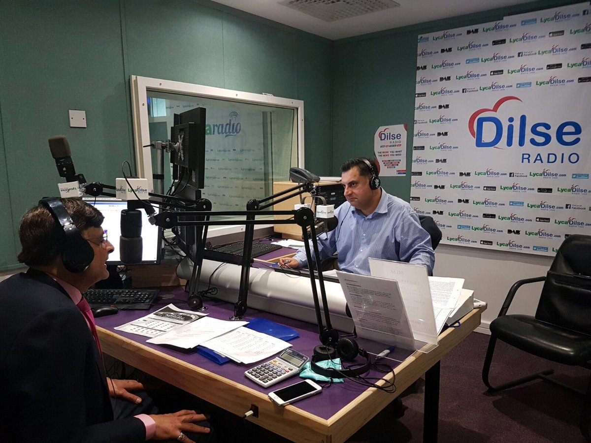 Looks like <a href="/DeepRajah/">Deep Rajah</a> had fun wearing #Diamond #Gold rings &amp; necklaces by <a href="/MinarJewellers/">Minar Jewellers</a> &amp; with Pravin Bhai.