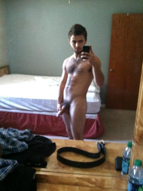 LoveNudeSelfies's tweet photo. My new fav #GayPornStar crush @XJoshlong with some awesome #MirrorMeat #NudeSefies https://t.co/WjaAqePy5q