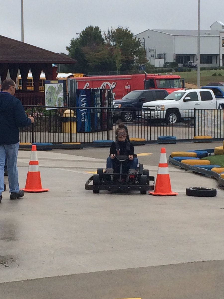 HHS_Tiger's tweet photo. Learning about the dangers of drinking &amp; texting while driving. Thank you to The Track &amp; Missouri State Highway Patrol! #hhsonthemove https://t.co/55iEYNoDqW