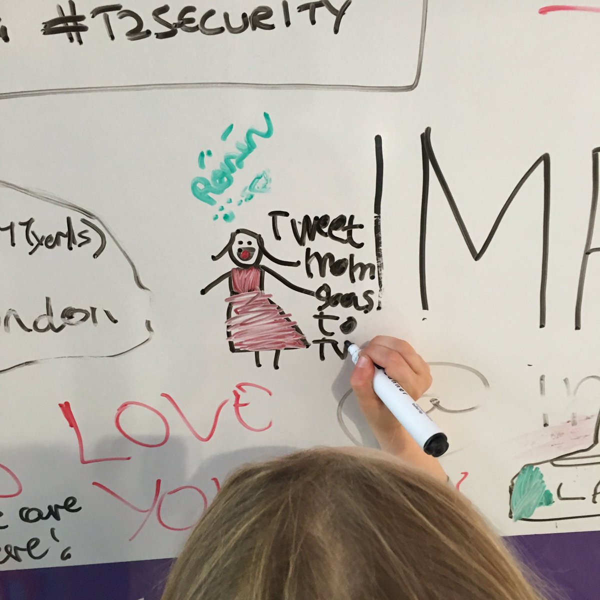 thatniamh's tweet photo. We love you @HeathrowAirport but you need a better # #t2security https://t.co/cqyqc5p4HI