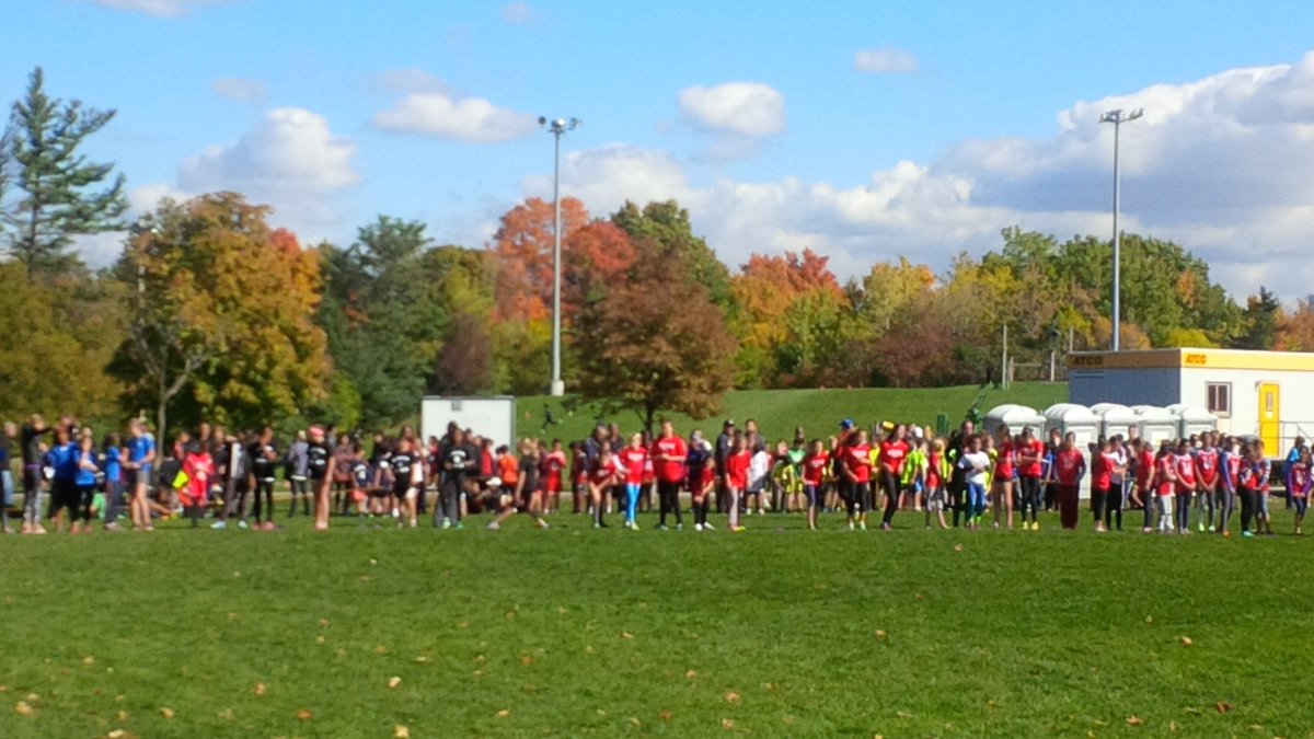 TDSB_JRR's tweet photo. It's a beautiful day for a cross country run! Go Jaguars! Thank you, coaches! #tdsb https://t.co/DCAxdWBGXV