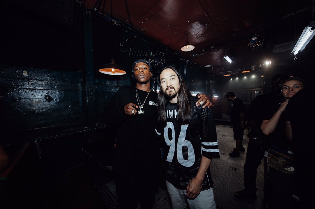 👽👽 https://t.co/vj6jBNLdPS